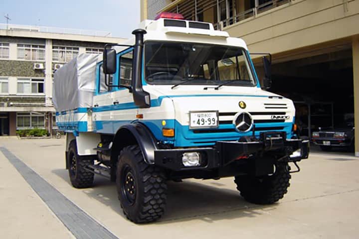 高性能救助車(ウニモグ)